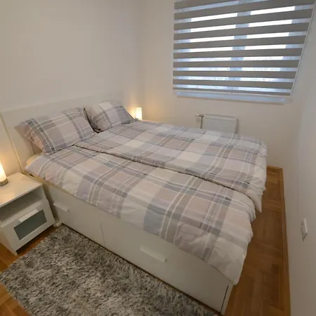Apartmán 54 Center - Free Private Garage Novi Sad